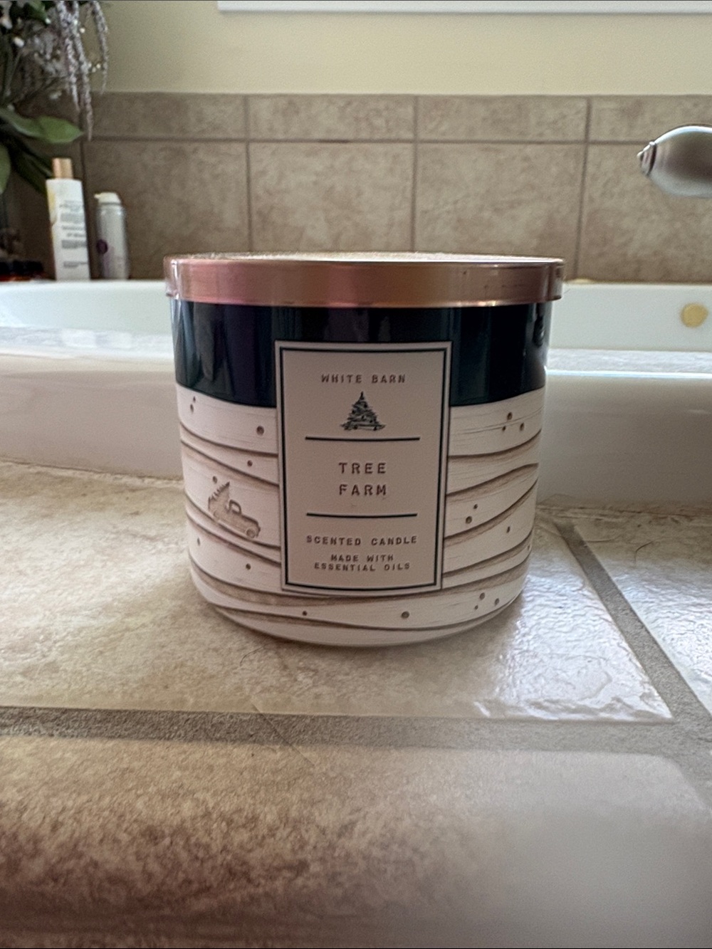 🆕BBW- WHITE BARN: Tree Farm Scented Candle-NWT